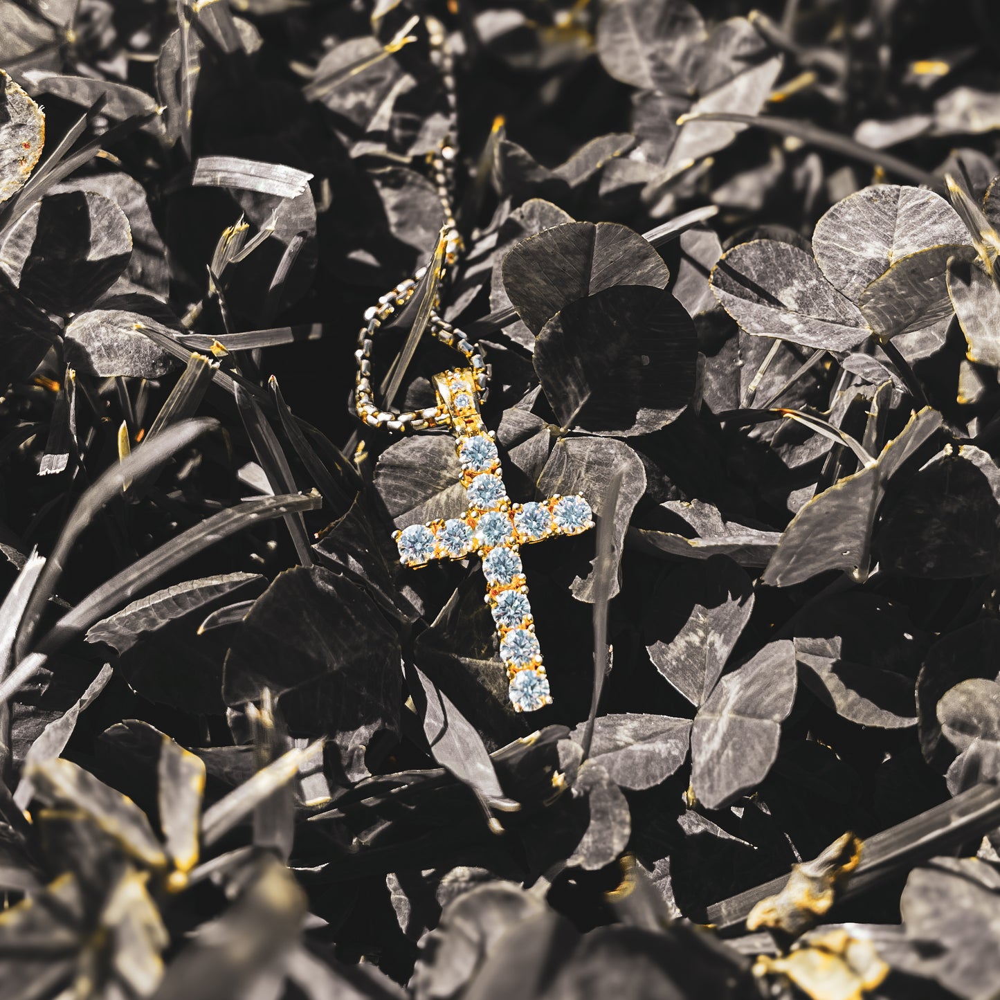 LuxeDiamond Gold Iced Tennis Cross Pendant 3mm - LG112